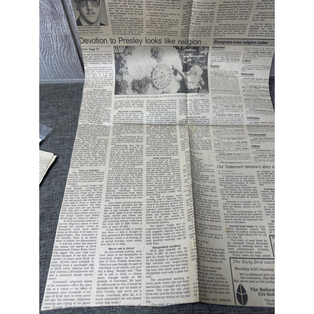 Vintage Elvis Presley Newspaper Clippings & Memorabilia Rare Collection - Picture 4 of 14